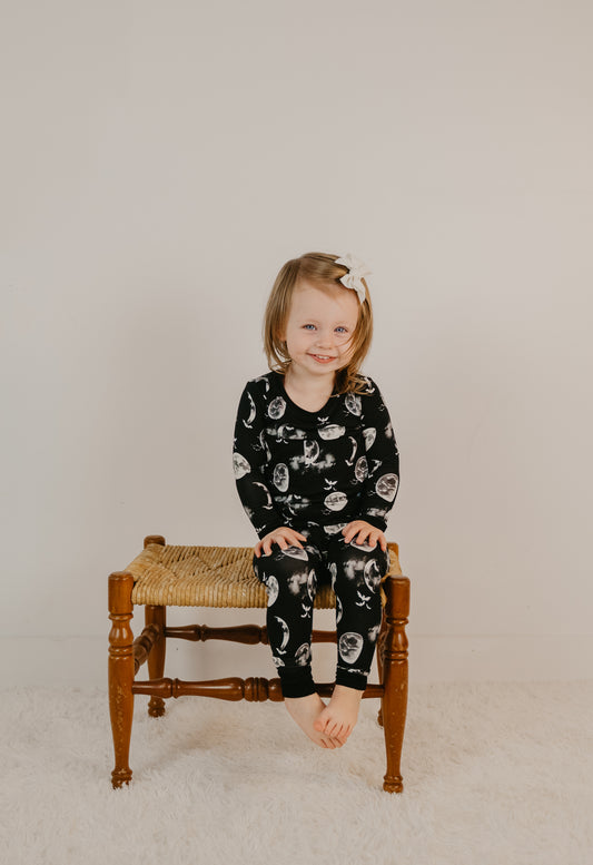 Spooky Phases 2 Piece Set